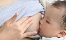 中国人巨乳ママの授乳→赤ちゃんもう飲めん→搾乳(￣ー￣)ﾆﾔﾘっていう動画