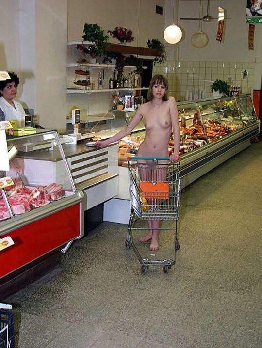 スーパーマーケットで露出 5