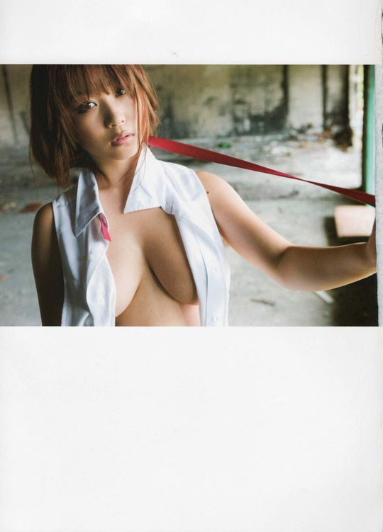西田麻衣 写真集『めまい』 41