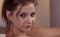世界中の男根を総勃ちさせたAnyaのように美しいロシア連邦出身ネリー(19歳)の微乳ヌードグラビア！