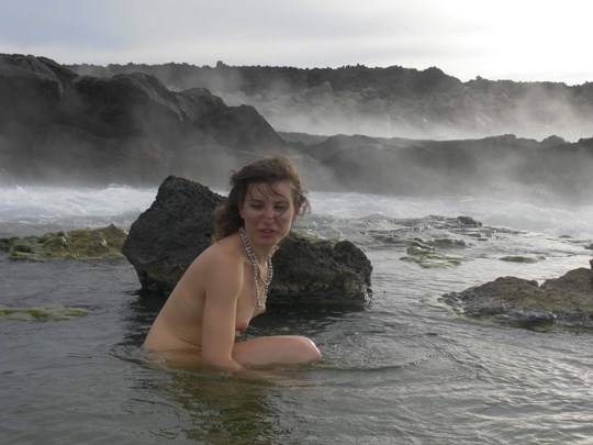 自然温泉で撮られた白人ヌード画像 6